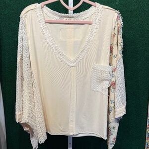 157 NWOT POL Floral/Lace Dolman